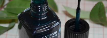 Chanel Le Vernis Nail Colour #679 Vert Obscur