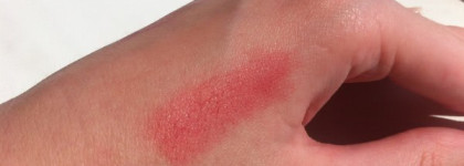 Помады - фломастеры: Maybelline New York Color Sensational и Lumene Lingonberry