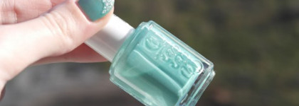 Essie 98 - Turquoise & caicos