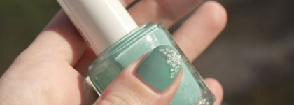Essie 98 - Turquoise & caicos