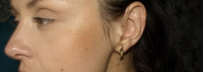 Кусочек лета.  Essence bronzing compact powder shimmer 01 bronzing qween