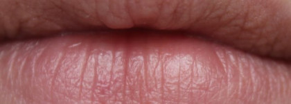 Помада Essence №49. Like a Lady