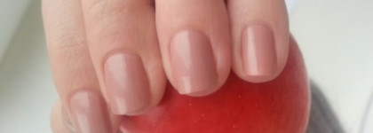Вкусный нюд для ноготков  Rimmel 60 Seconds Nail Polish  #500 Caramel Cupcake