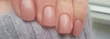 Вкусный нюд для ноготков  Rimmel 60 Seconds Nail Polish  #500 Caramel Cupcake