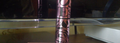 Случайное приобретение от Oriflame, Triple Core Lipstick оттенок  Love red