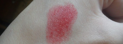 Случайное приобретение от Oriflame, Triple Core Lipstick оттенок  Love red