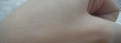 Матовая кожа с сывороткой Peach Sake Pore Serum от Skinfood и натуральный взгляд с тушью для ресниц 5-в-1 "Очевидный эффект" от Oriflame