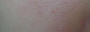 Матовая кожа с сывороткой Peach Sake Pore Serum от Skinfood и натуральный взгляд с тушью для ресниц 5-в-1 "Очевидный эффект" от Oriflame