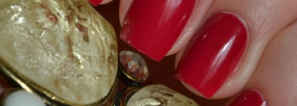 Ягода-малина на ногтях - YSL La Laque Couture #9 Fuchsia Intemporel