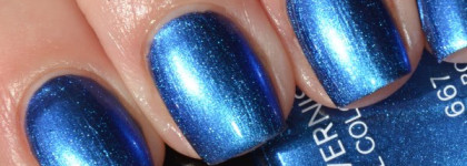 Лаковое лето Chanel: Chanel le Vernis 657 Azure, 667 Bel-Argus