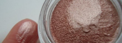 Жемчужный персик или Кремовые тени Chanel Illusion D'Ombre Long Wear Luminous Eyeshadow №82 Emerveille