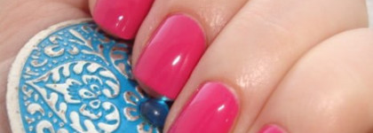 Яркая фуксия или лак Nubar NB5 Cupcake Magenta из серии "Букет"