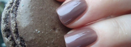 Ароматная чашка какао или лак Essie Hot Coco# 735
