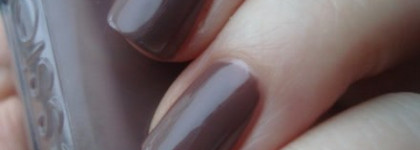 Ароматная чашка какао или лак Essie Hot Coco# 735