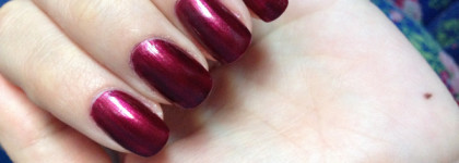 Мои лаки CND Vinylux оттенки masquerade #130  и  wildfire#158