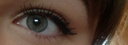 Неплохая (?) работа от MAC Studio Finish Concealer Cache-cernes Spf-35 NC20