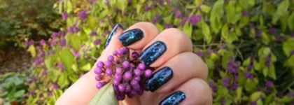 Вы все еще замачиваете? Тогда мы идем к вам! Удаляем  глитерные лаки с помощью Essence Peel Off base coat