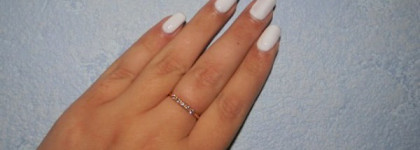 Вы все еще замачиваете? Тогда мы идем к вам! Удаляем  глитерные лаки с помощью Essence Peel Off base coat