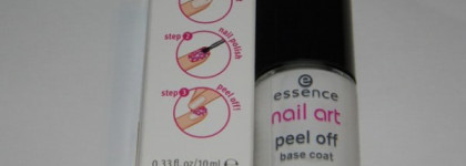 Вы все еще замачиваете? Тогда мы идем к вам! Удаляем  глитерные лаки с помощью Essence Peel Off base coat