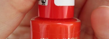 Двухцветный маникюр с лаками Essence colour&go №46 wake up! и № 55 let`s get lost