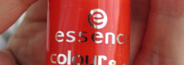 Двухцветный маникюр с лаками Essence colour&go №46 wake up! и № 55 let`s get lost