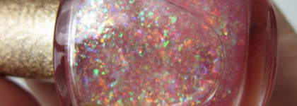 Красный прекрасный и немного блестяшек