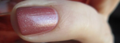 Невнятный искристый беж от Maybelline NY Colorama