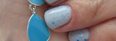 Два маникюра недели-нежность и яркость(Dance Legend fruity milk 647 и Faberlic Nail Polish 7708)