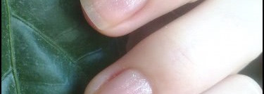 Блестящая нежность на ногтях с лаком Alvin D’or #04