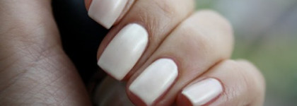 China Glaze Just lovely совсем не lovely