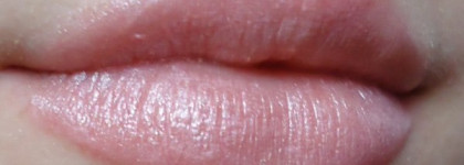 Полный аут от Oriflame. Губная помада «100%цвета» в оттенке "Прозрачный беж"(21142)