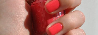 Один из... или мои любимые кораллы (Essie Cute as a button)