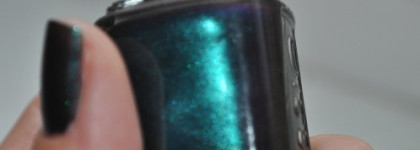 Один из "осенних" Эсси.Изумрудный. Essie Dive Bar 90