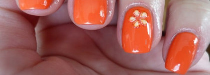 Солнечный поцелуй от Sally Hansen