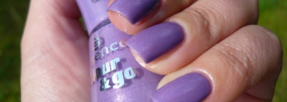 Essence color & go # 133 'oh my glitter!'