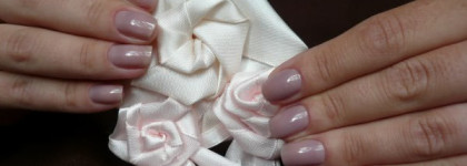 El Corazon Active Bio Gel #423/55 Jelly & El Corazon Art Top Coat #421/10 Snow happiness.