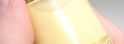 Revlon Nail Enamel #42 Sunshine Sparkle и Умная Эмаль Супер матовое покрытие