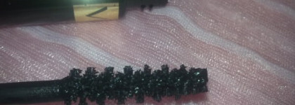 Разочарование в туши Revlon Fabulash Waterproof Mascara 01 Blackest Black Noir intense