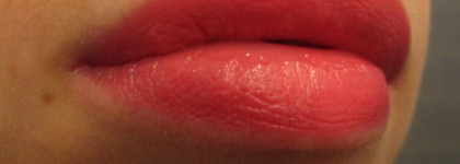 Весёлая помада Guerlain KissKiss №561 Pinky Boop