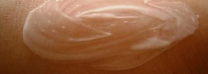 Уход для молодой кожи вокруг глаз