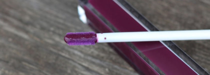 Блеск для губ Be Legendary от Smashbox в оттенке #Vivid Violet