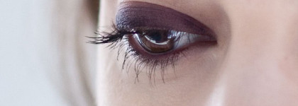 Карандаш для глаз в оттенке Rouge Noir из Chanel Rouge Noir Holiday Collection 2015