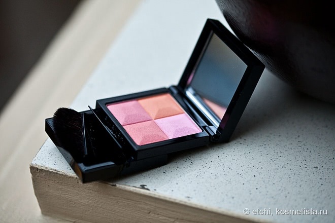 Румяна Givenchy Le Prisme Blush #41 Lune Rosee из весенней коллекции макияжа Givenchy La Revelation Originelle Makeup Collection Spring 2016