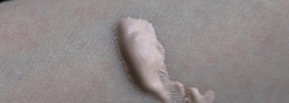 приятно удивил консилер oriflame studio artist concealer light