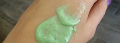 Пилинг для проблемной кожи Tea Tree Blackhead exfoliating wash от The Body Shop