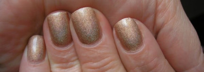 Такой ра-а-азный Holographic nail polish Pupa №095