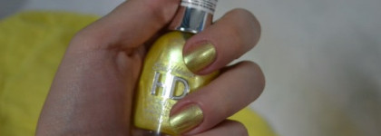 Три веселых друга от Sally Hansen: 13 Resolution, 06 Digital и 12 Hue