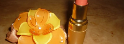 Губная помада "24 карата золота" (оттенок Golden peach - золотой персик) от Avon