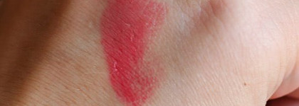 Помады по карману : Essence 44 (almost famous), Ffleur (t117), Flormar long wearing lipstick (l10)