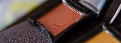 Огненные глазки с Illamasqua powder eye shadow Vapour&Spill